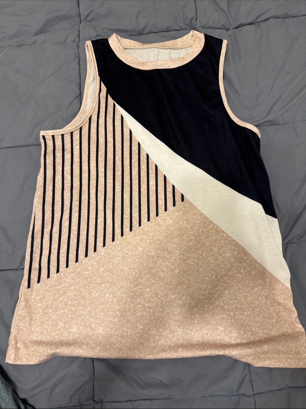 Sleeveless Colorblock Geometric Tank Top - Blush/Black
